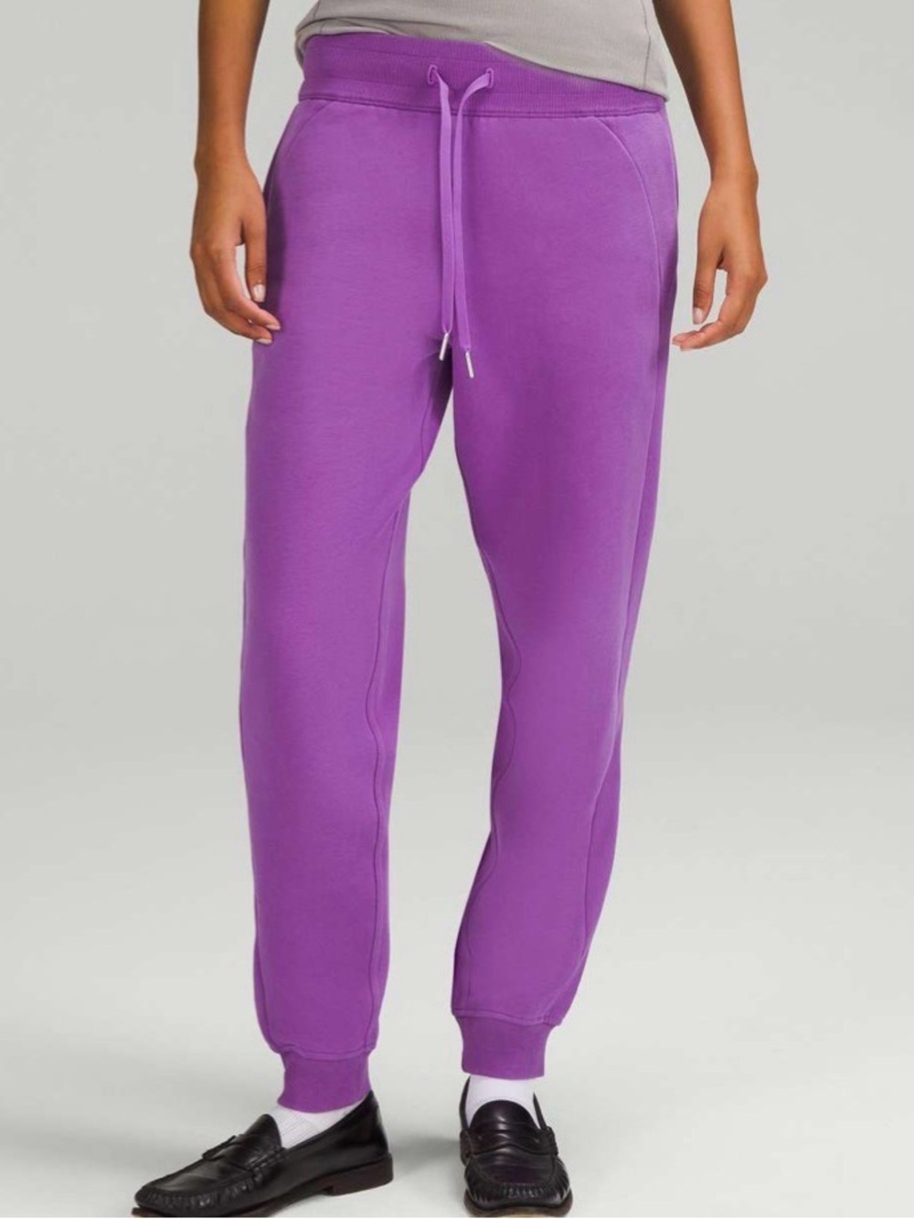 LULULEMON • Scuba High-Rise Jogger
Moonlit Magenta - size 2 w5cvas